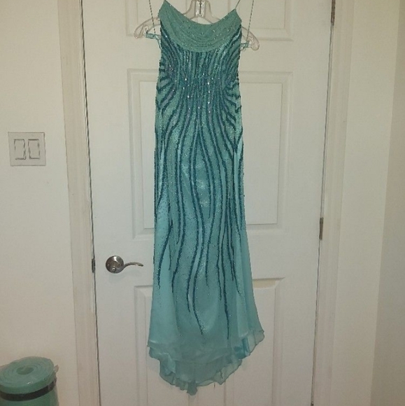 Prom dress - Picture 1 of 1
